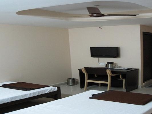 היידראבד Dwaraka Inn מראה חיצוני תמונה