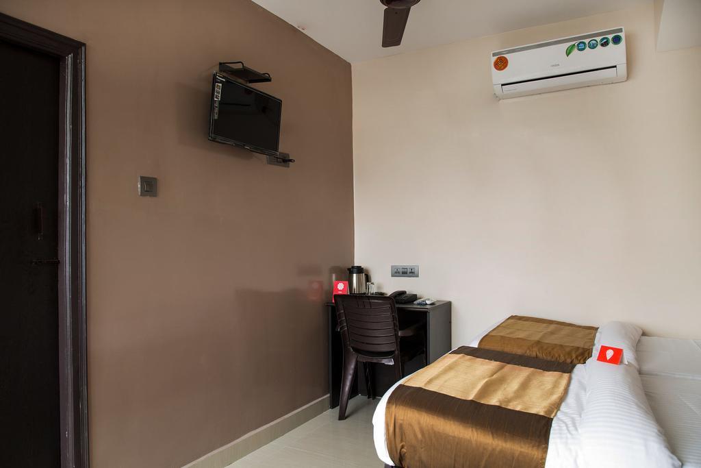 היידראבד Dwaraka Inn מראה חיצוני תמונה